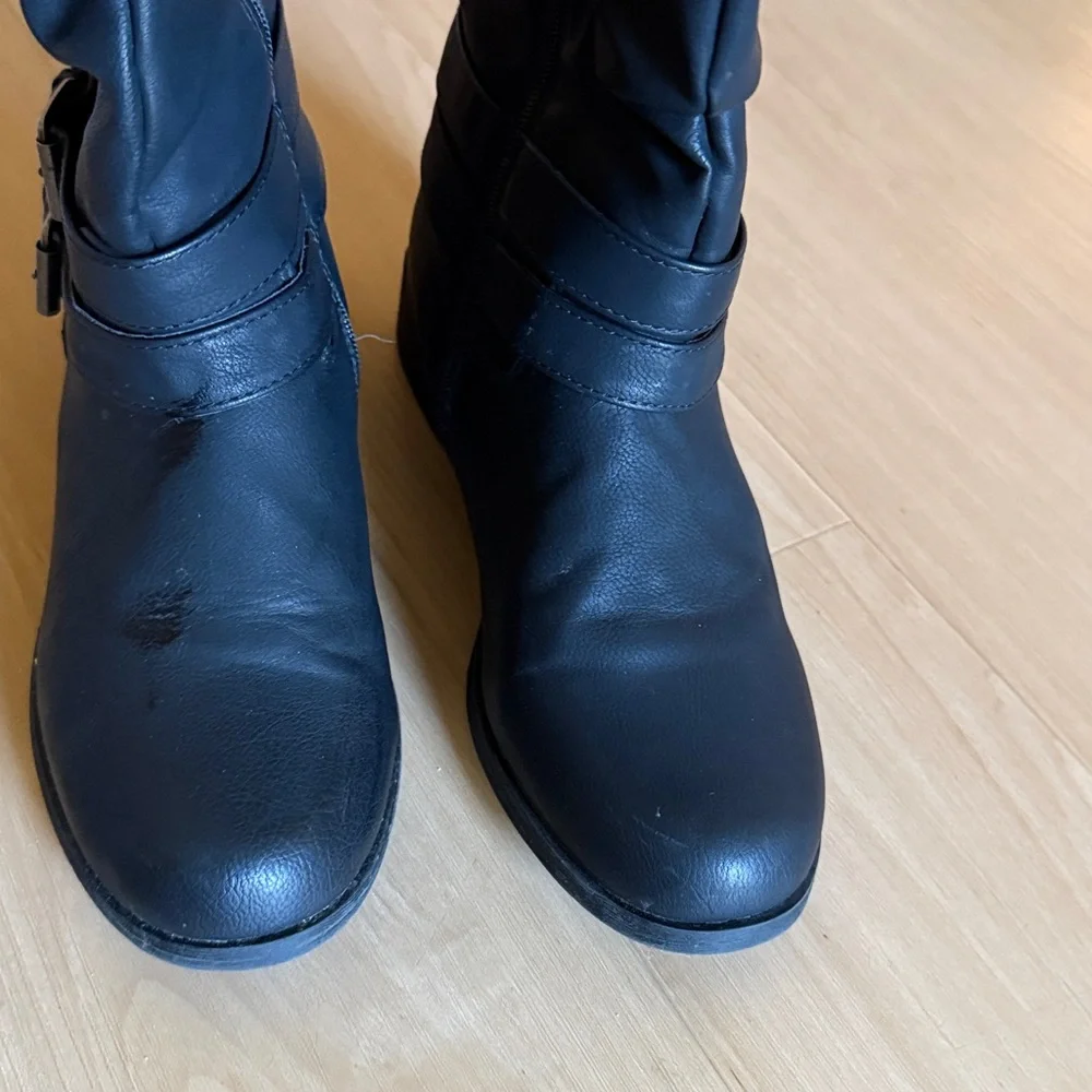WOMENS KNEE HIGH BLACK SWEATER WESTERN RIDING BOOTS VEGAN LEATHER EUC SZ 8.5
